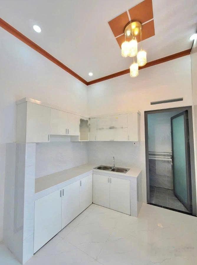 Nhà 3 phòng ngủ giáp KCN Nhị Xuân Hóc Môn 40m2 bán 895 triệu thương lượng nhẹ