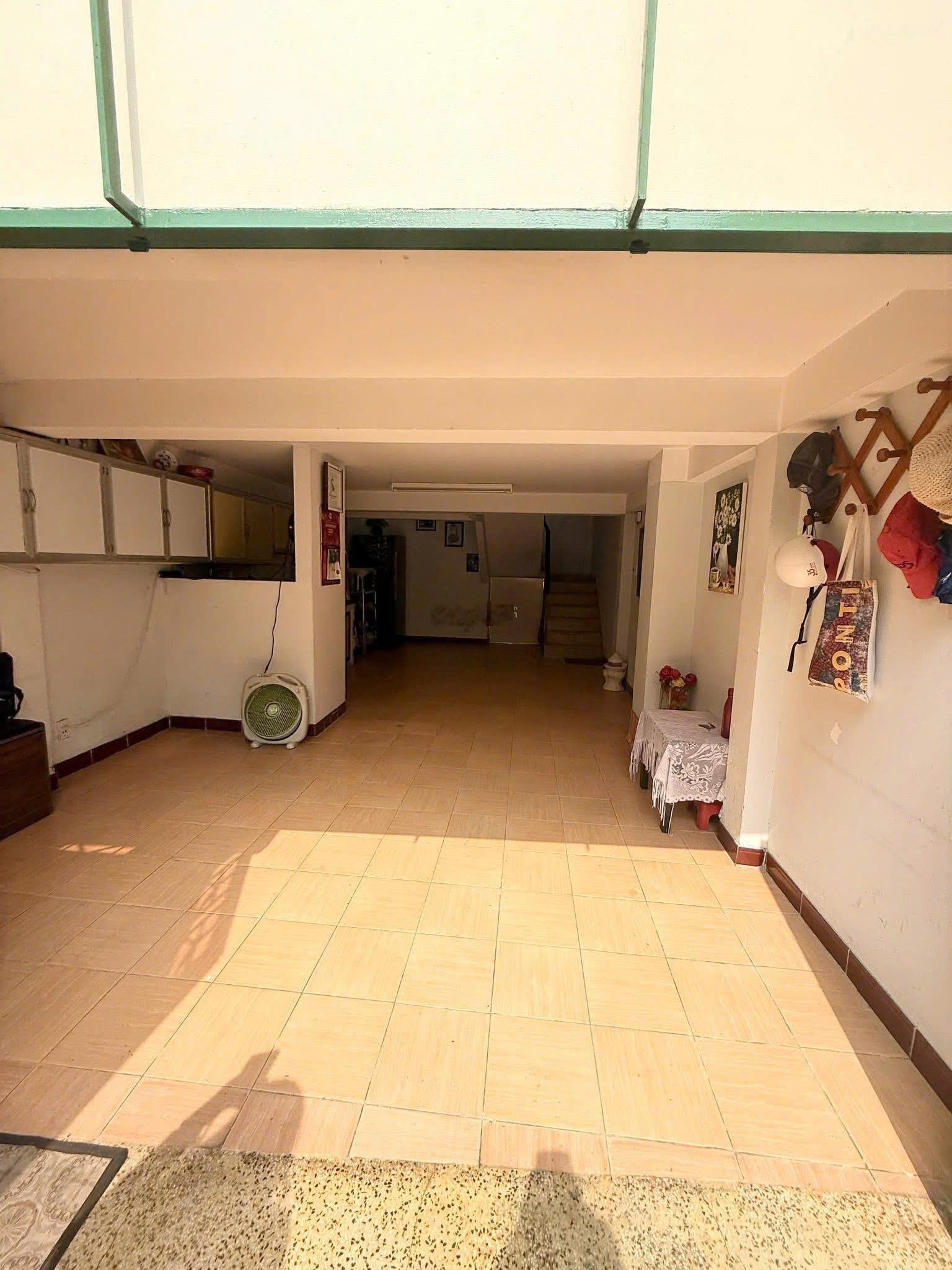 Cho thuê nhà mặt tiền đường Tam Đảo phường 15 quận 10, DTSD: 112 m2, giá chỉ 30 triệu (bao thuế)