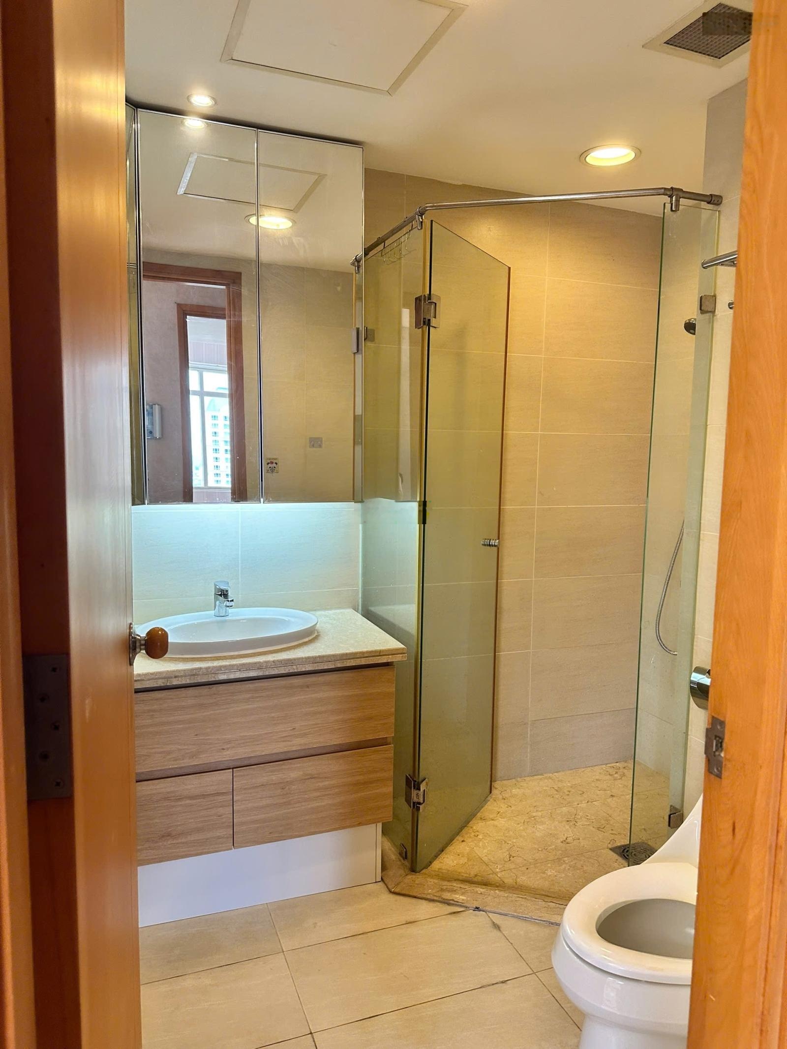 Cho thuê toà nhà 7/2 Thành Thái Phường 14 Quận 10