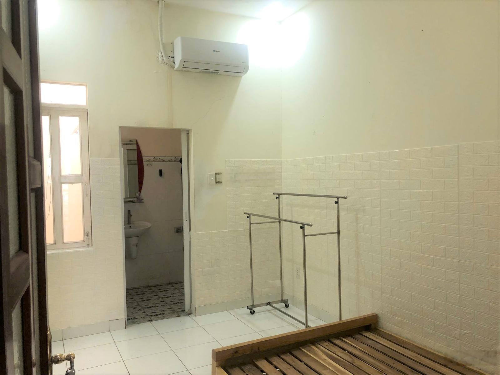 Cho thuê nhà nguyên căn Hiệp Thành 45 (đối diện bia Tiger), 6.5 triệu 2 PN, 2WC, DTSD 70m2, HT45