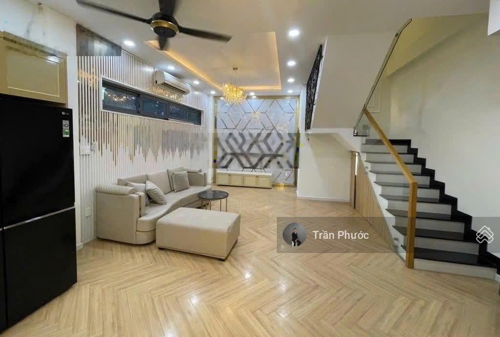 330-332 Cao Thắng, Q.10 - DT: 8.6 x 20m - KC: Trệt, 4 lầu phù hợp kinh doanh nhiều ngành nghề