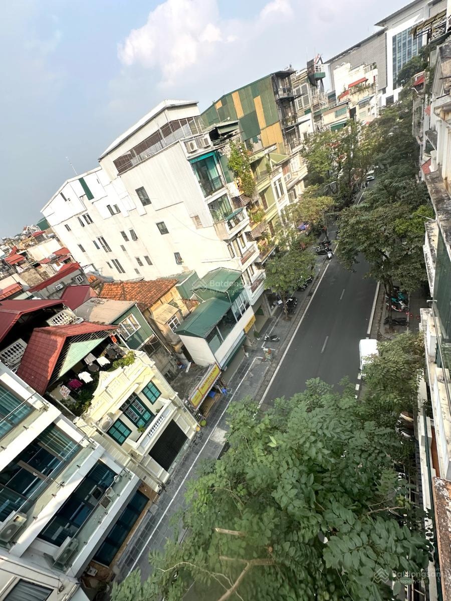 Mặt phố Sơn Tây - TT Ba Đình - vỉa hè 4m - oto dừng đỗ ngày đêm - hai thoáng sổ vuông A4 70m2 58 tỷ