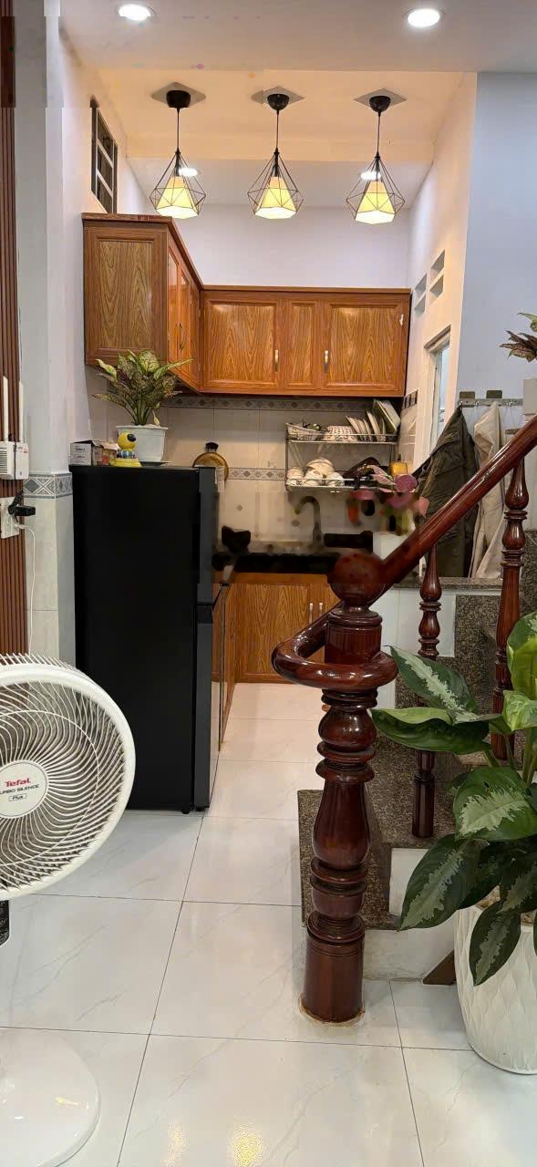 Bán nhà giá tốt full nội thất đẹp, Thới An, Q12, hẻm xe hơi gần Metro, nhà vi bằng, 2PN, 2WC