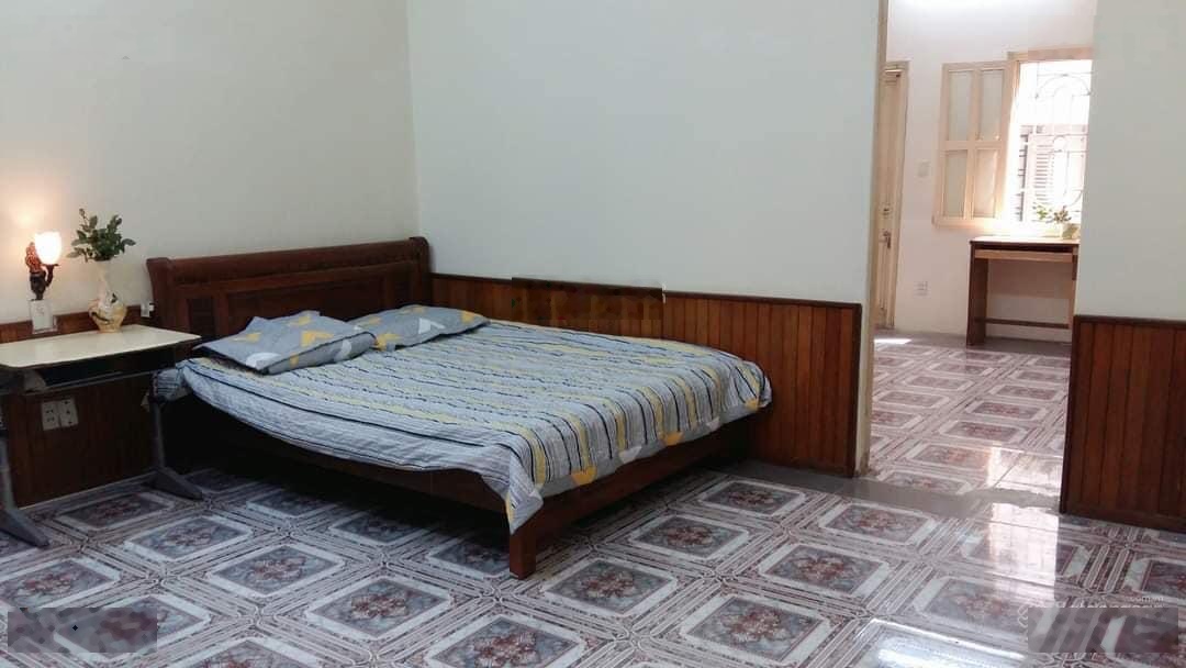 Bán nhà lô góc phố Ngọc Hà, 2 mặt thoáng, cách phố 30m, nhà dân xây, giá F0 hợp lý