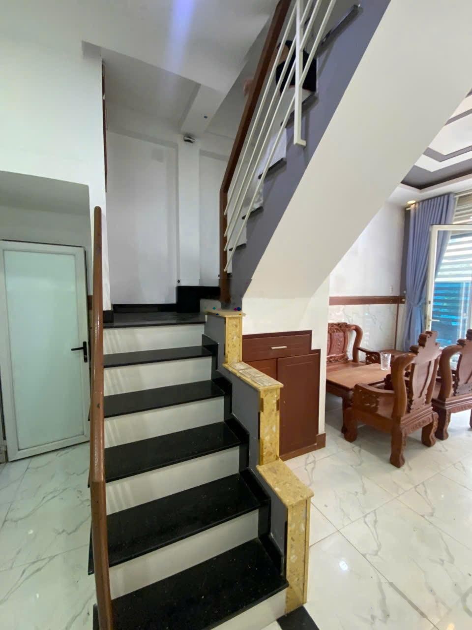 Nhà cho thuê Phú định p16 quận 8 3pn giá 10 triệu / tháng