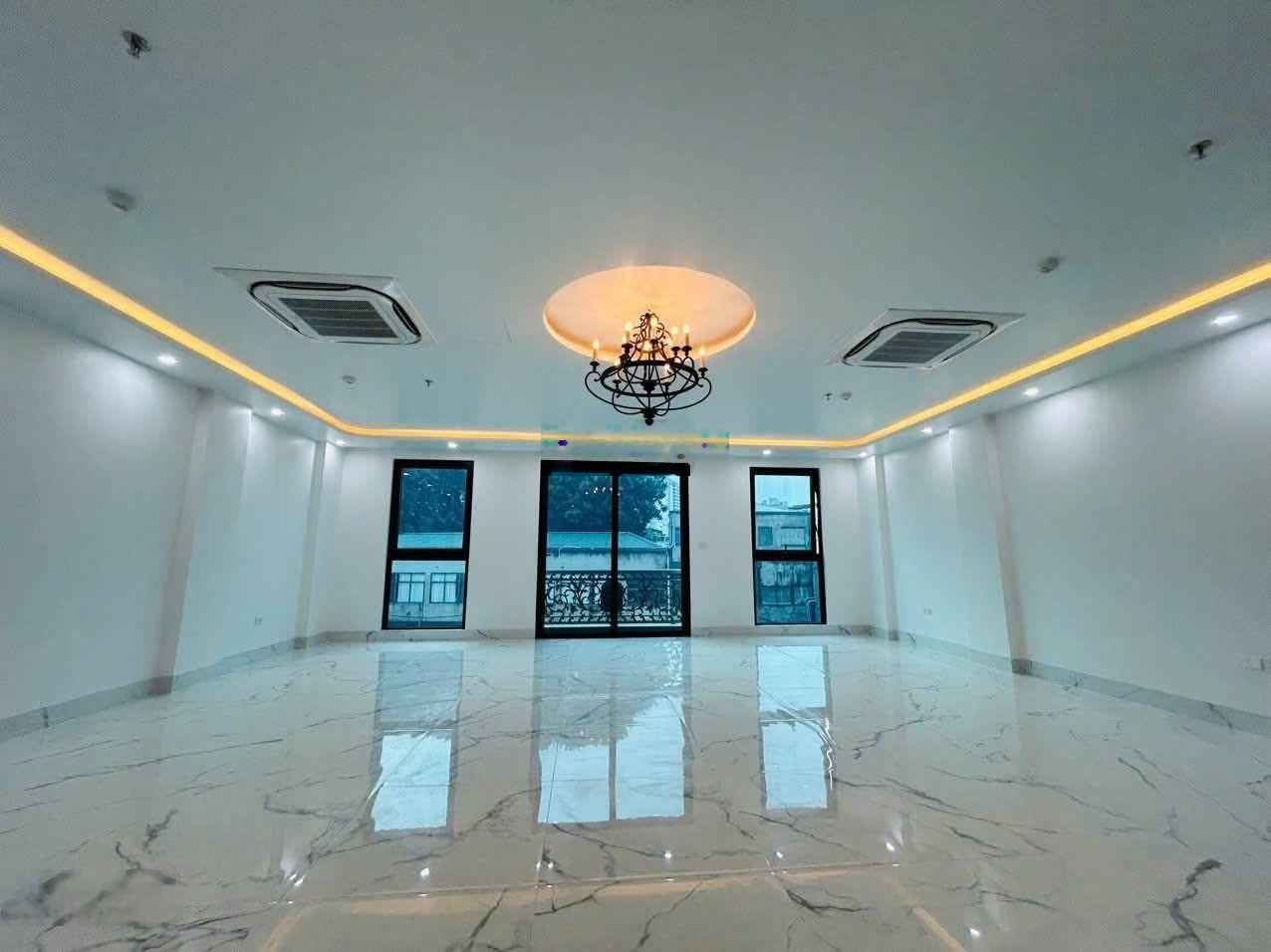 Bán building 10 tầng VIP nhất Đội Cấn DT 95m2 sàn phù hợp trụ sở, spa phòng khám giá hơn 60 tỷ