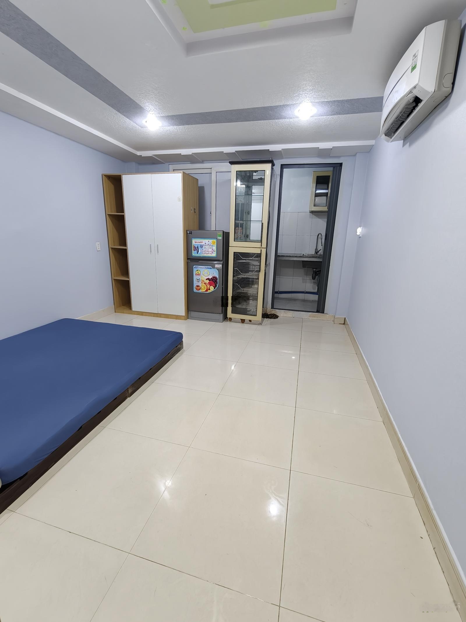 Chính chủ Cho thuê phòng mới tại 165A đường số 45 Tân Quy Quận 7, có nội thất .