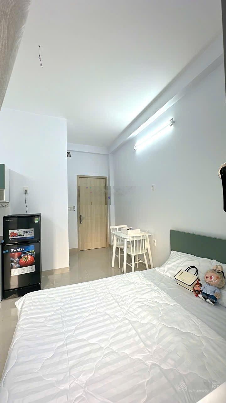 Cho thuê phòng 25m2 ban công thoáng - ánh sáng tự nhiên ngay Nguyễn Kiệm gần sân bay TSN giáp Q1,3