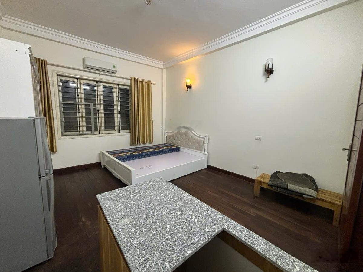 Hiếm! Nhà phố Kim Mã, ngõ thông 50m ra phố, dân xây 30m2*6 tầng 5 ngủ, vừa ở vừa KD dòng tiền