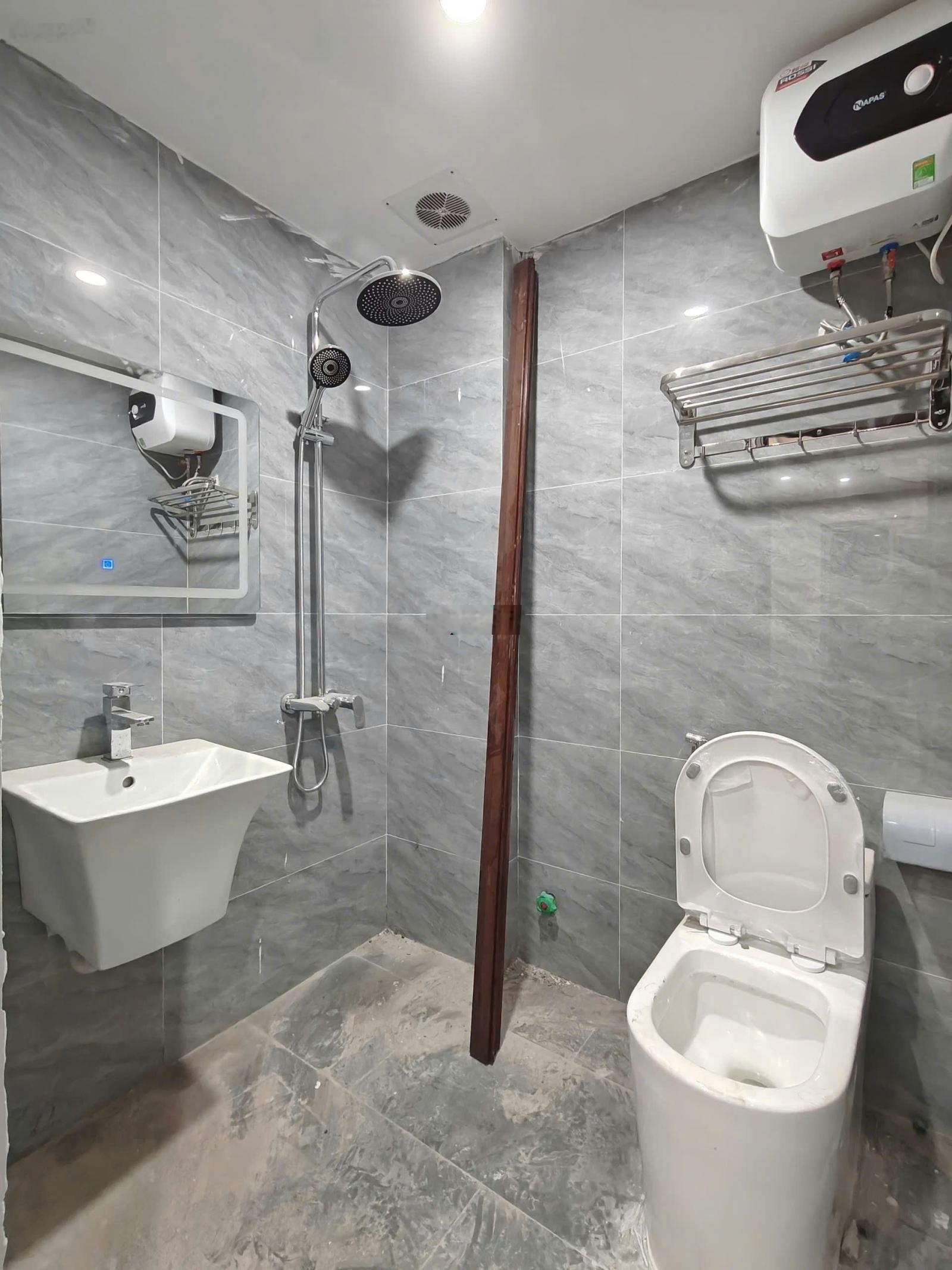 Bán nhà đẹp dân xây 4T - Đội Cấn - ngõ ô tô thông kinh doanh - đất vuông vắn - giá chỉ 14 tỷ