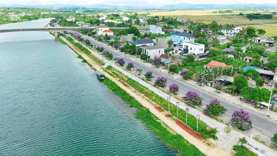 Bán lô đất vip mặt tiền đường Bà Triệu, view sông hiếu, chỉ 2 tỷ