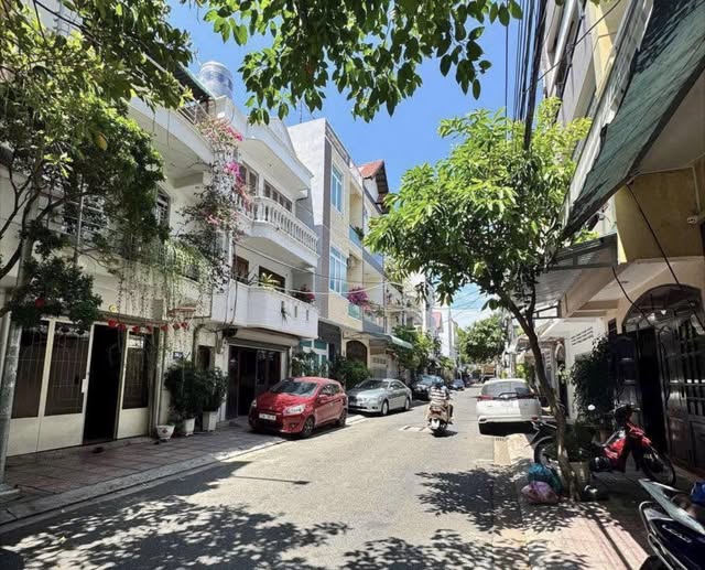 Đất góc 2 mặt tiền Hoàng Văn Thụ, Vũng Tàu, vuông vắn, giá tốt