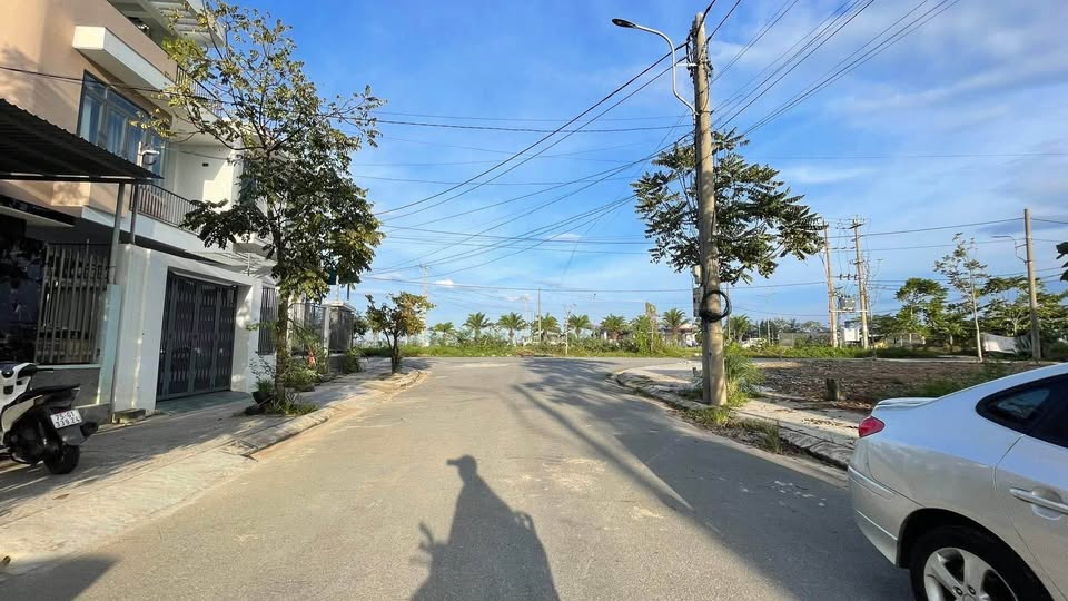 Bán lô góc 100m2 nở hậu tại khu quy hoạch Hoàng Quốc Việt, Thừa Thiên Huế