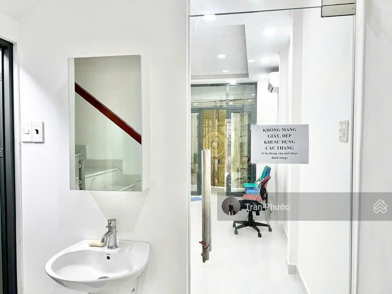 Nhà MT 43A đường 3/2 Phường 12 Quận 10 DT: 4x20m KC 1 trệt 1 lầu suốt giá 32 triệu/ tháng