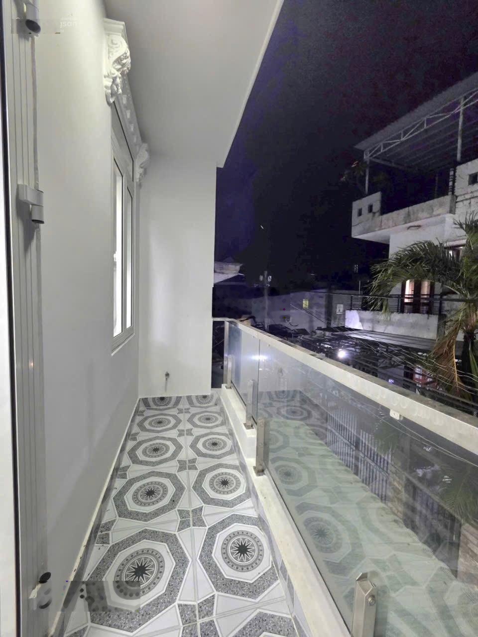 Bán nhà hẻm 2829 đường Huỳnh Tấn Phát, Nhà Bè, DT 4x8m. TK 1 trệt 1 lầu. 2PN 2WC full NT giá 1tỷ979