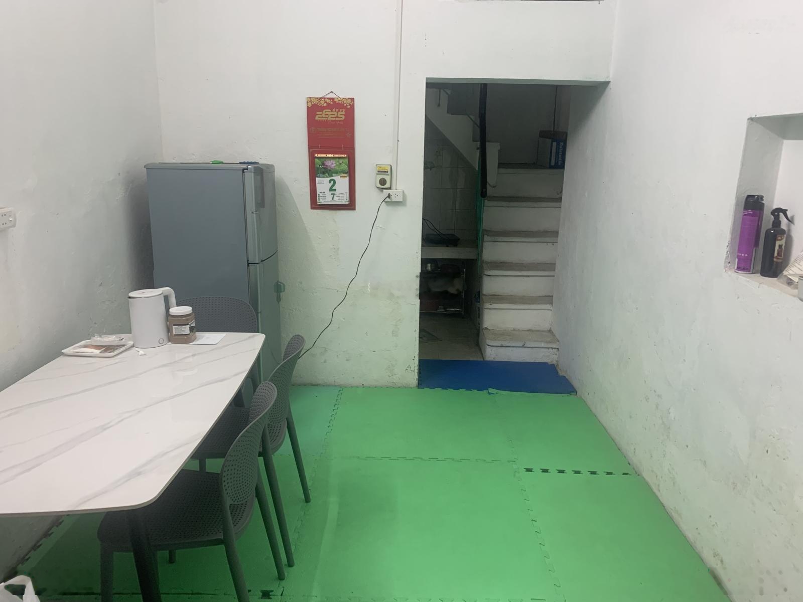 Cho thuê nhà riêng tại 17 Ngõ 2, Đê Tô Hoàng, 6 triệu, 23m2, đầy đủ tiện ích, đẹp