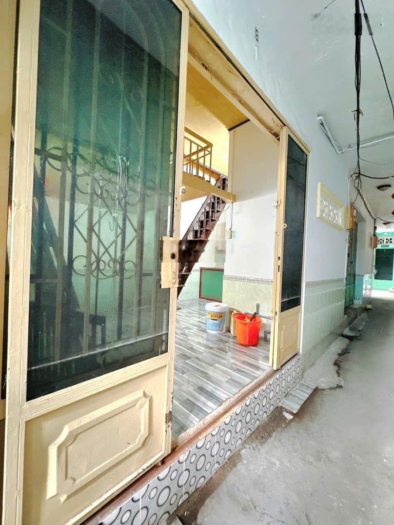 Chỉ 1,45 tỷ nhà 1 trệt + lửng + lầu, 5m x 3m. Sổ hồng riêng