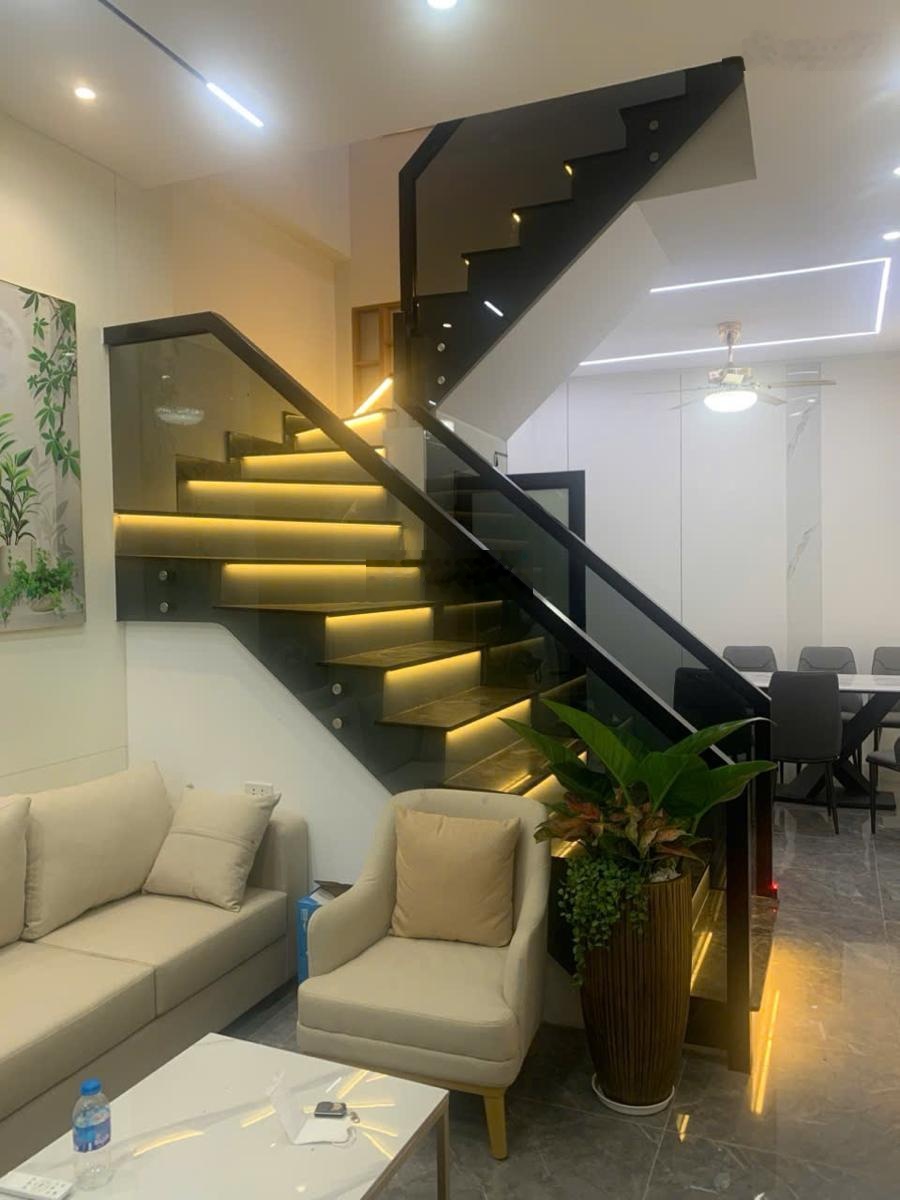 Bán nhà 45m2x5T, phố Giang Văn Minh Quận Ba Đình. 10m ra oto tránh, full nội thất. Giá 12,5 tỷ