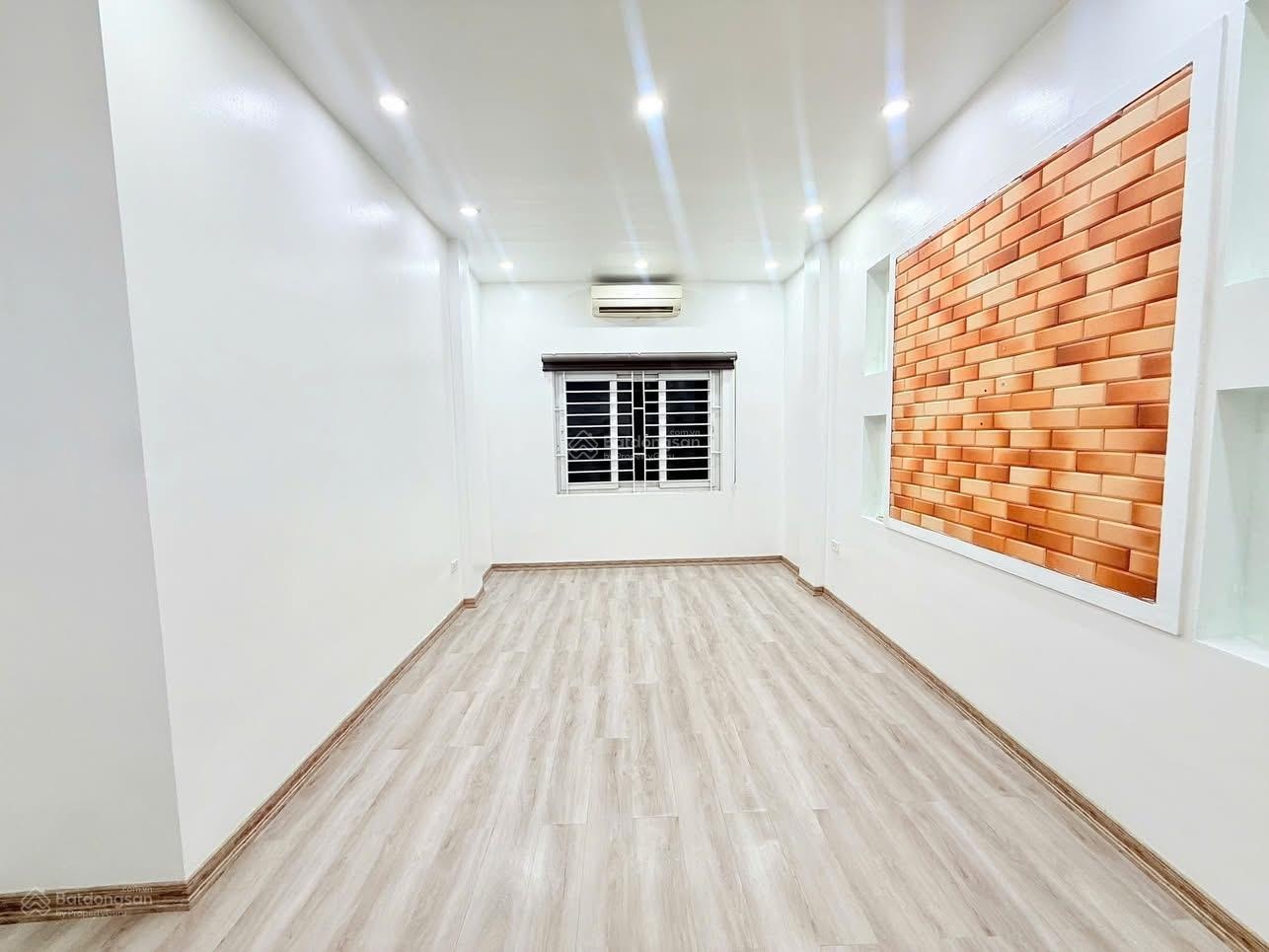 Ngã tư Thái Hà - 33m2 - 3 tầng - 2,7 tỷ - ngõ ô tô