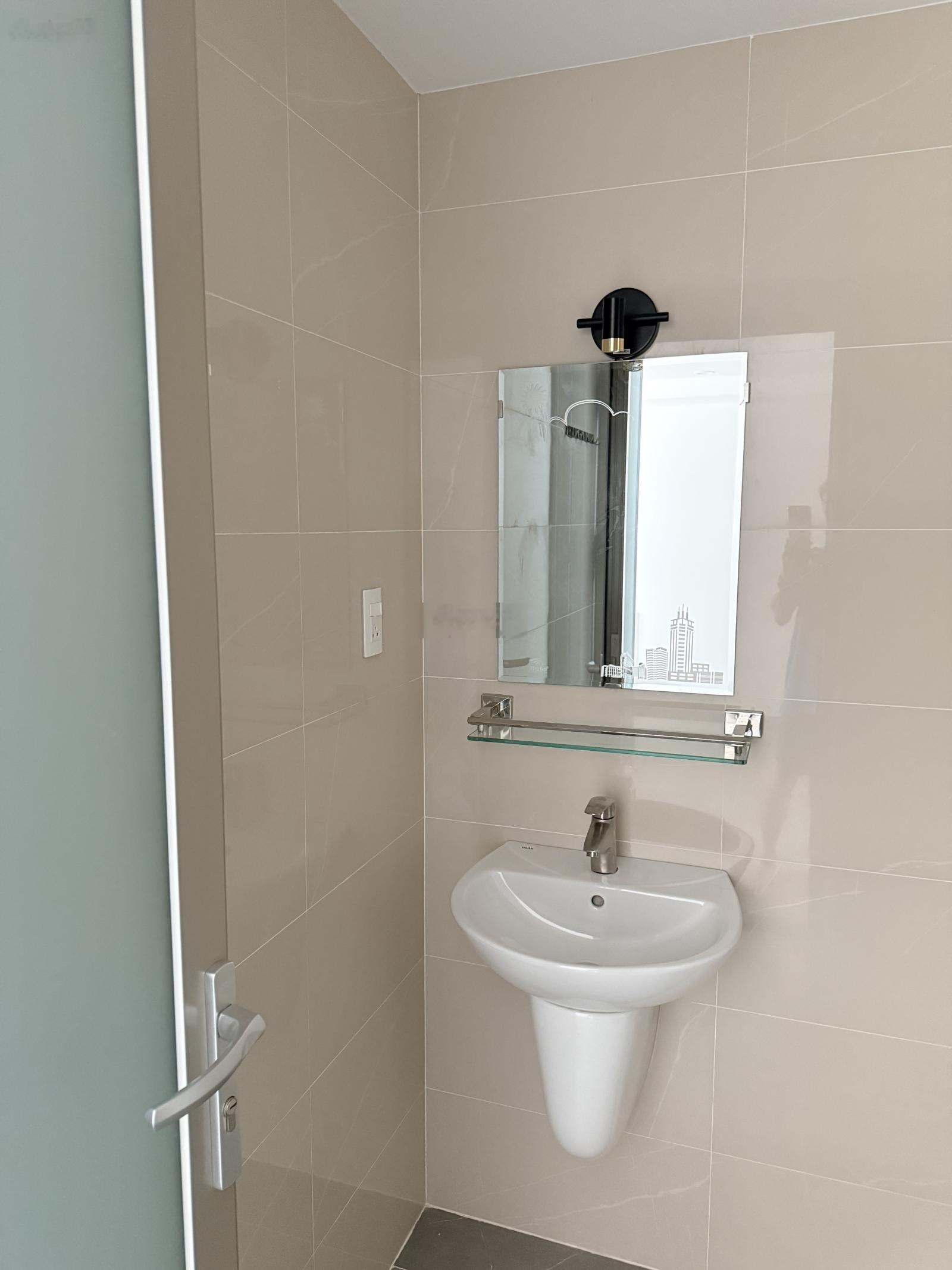 Phòng cho nữ sinh viên thuê, nhà mới xây, đủ nội thất