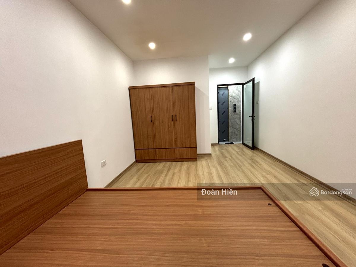 Nhà mới Ngọc Khánh, Ba Đình, ở ngay, mặt ngõ thông KD online, gần ô tô, 32m2 *5 tầng, thang máy