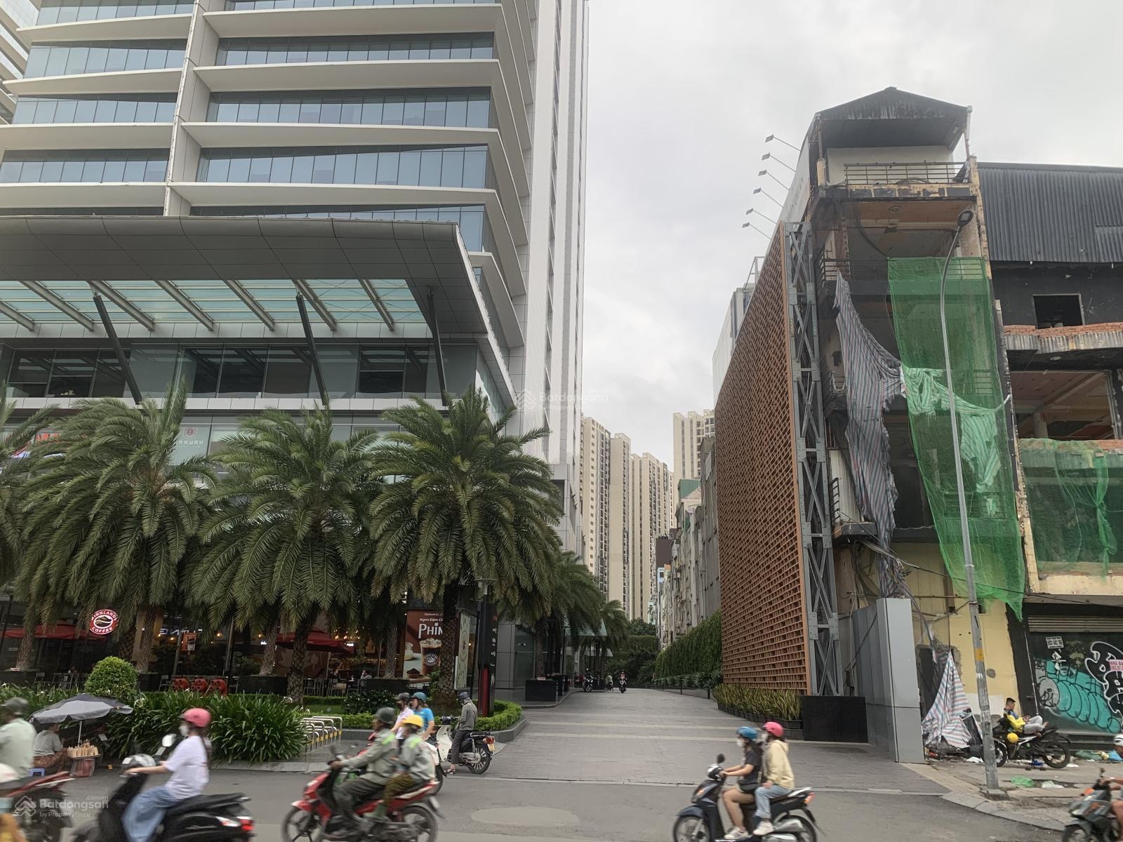 Cho thuê nhà ngay MT kinh doanh khu vực trung tâm Q3, Q10. Cạnh toà nhà Viettel CMT8 Hà Đô centrosa