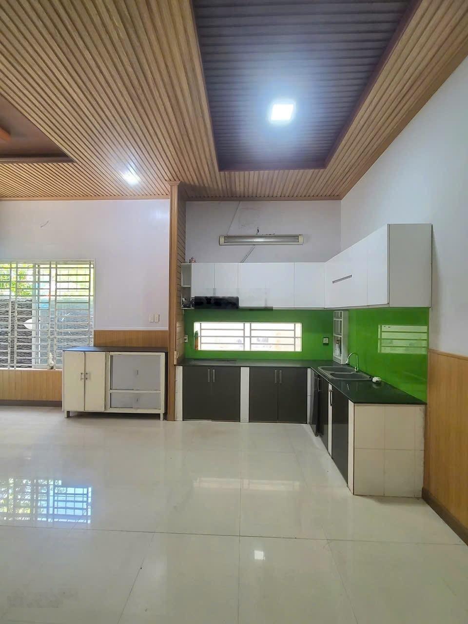 Cho Thuê Nhà 3Phòng Ngủ Gần Chợ Hiệp Thành & Trường Học Việt Anh