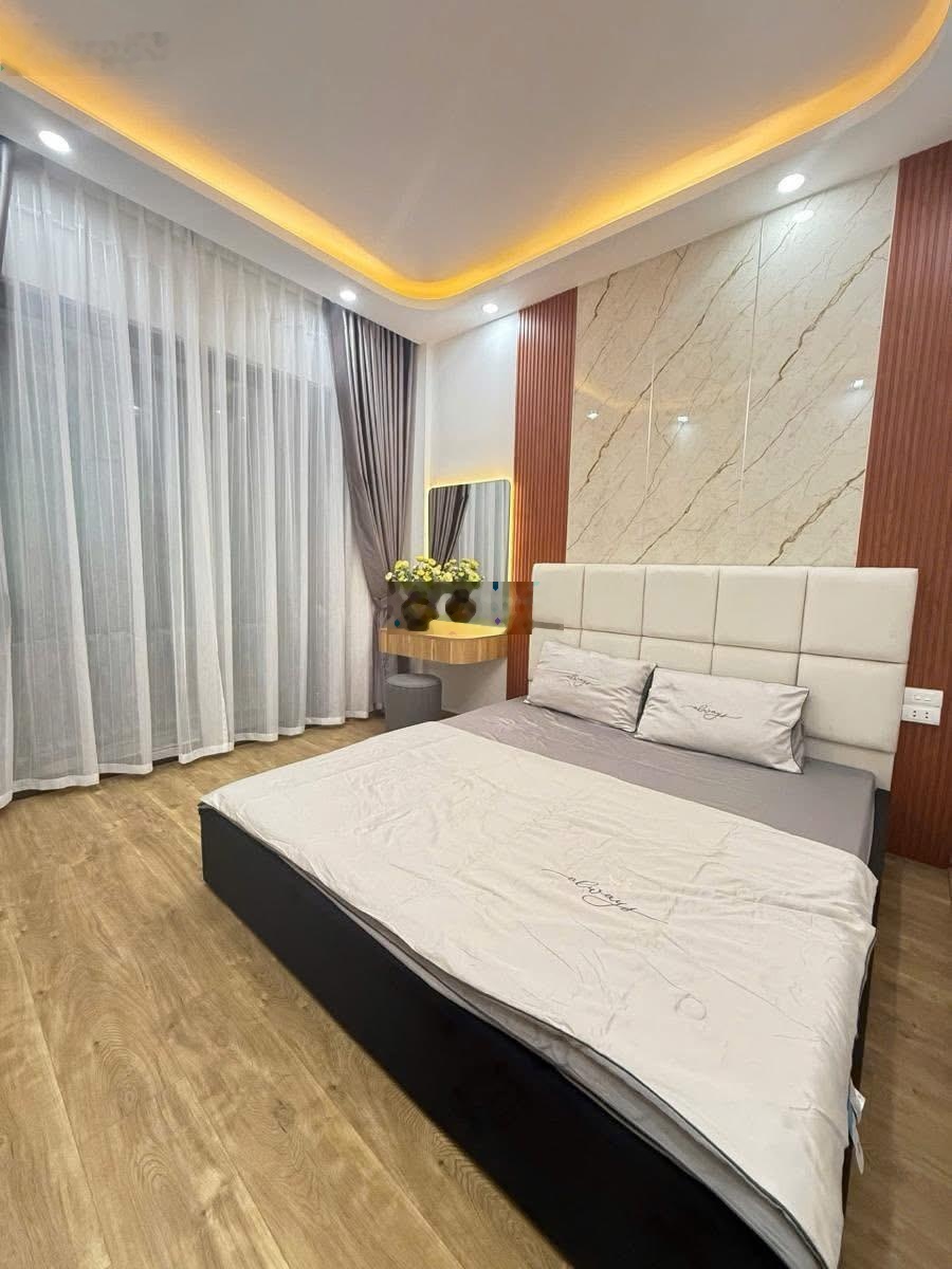 Khu cực hiếm nhà! Vạn Bảo, ô tô đỗ cổng, ngõ thông KD, dân xây BTCT, ở giữ, về ở ngay, full NT