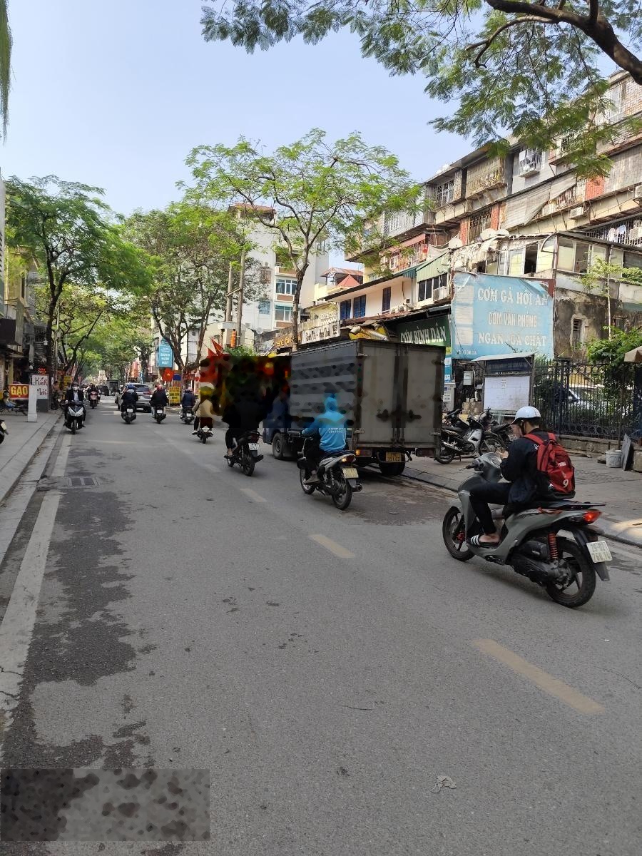 Nguyễn Trường Tộ - Ba Đình xây mới - 6 tầng thang máy full nội thất giá 9 tỷ