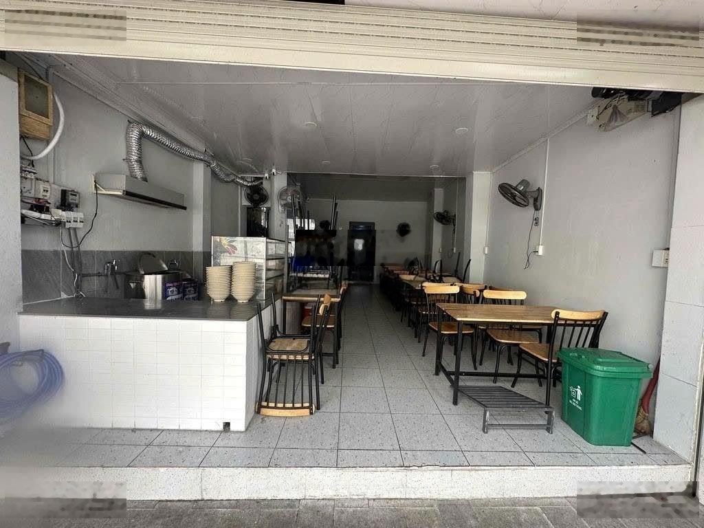 Cho thuê nhà góc 2 MT Cách Mạng Tháng 8, Quận 10. DT 4 * 10, trệt 1 lầu, giá rẻ 25tr/ tháng