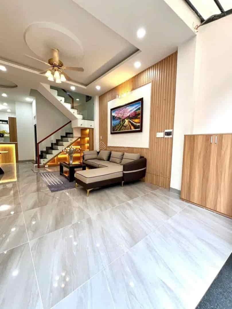 Nhà giá ngộp duy nhất 3 tầng,SHR giá 4tyXX Huỳnh Tấn Phát