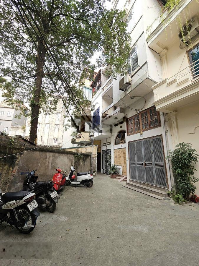 Bán nhà Đội Cấn,Ba Đình,Ô tô đỗ cửa,6 tầng kiên cố, giá chào 8,2 tỷ