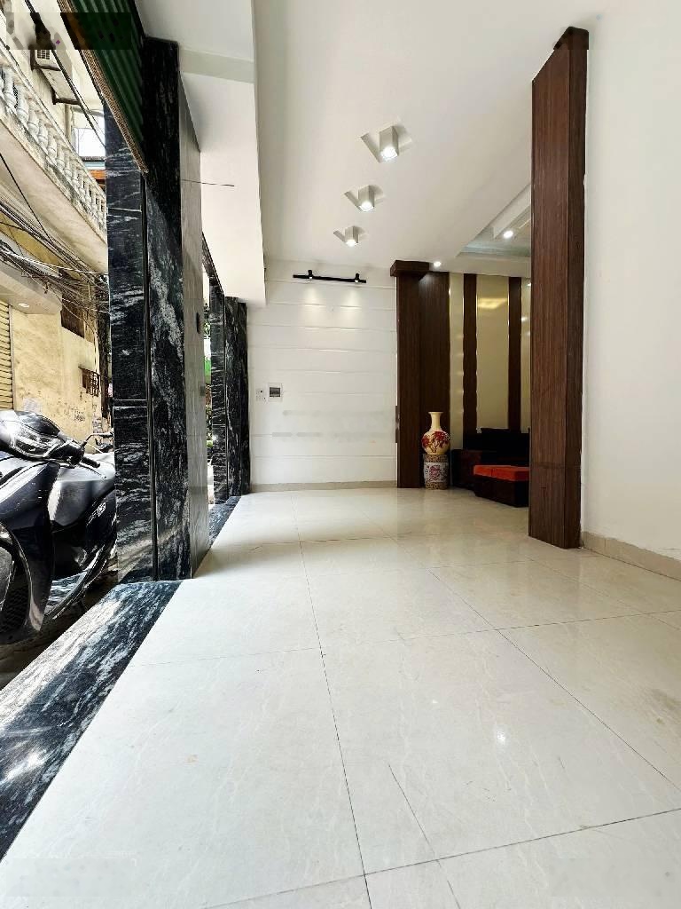 Hoàng hoa thám 38m2 5 tầng full nội thất đẹp gần ô tô