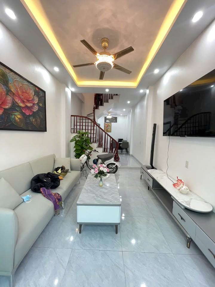 Nhà 3 tầng full đồ, 2,1 tỷ, Thái Bình - Về ở ngay