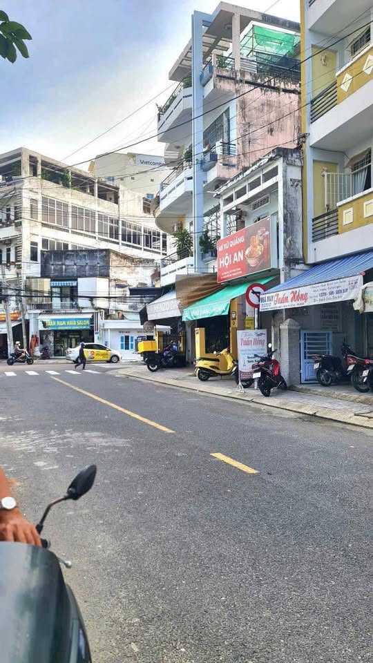 Nhà 3 tầng Đào Duy Từ, kinh doanh vi vu, giá 7,5 tỷ Nha Trang