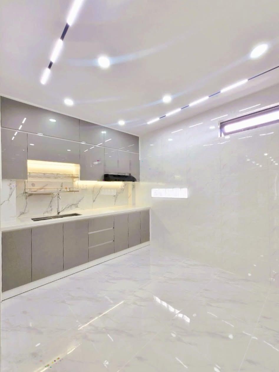 Cô Lan đi Úc bán nhà mặt tiền Phùng Hưng-P13-Q5, gần chợ Kim Biên. 3tỷ5/79m2 đang cho thuê 23 tr