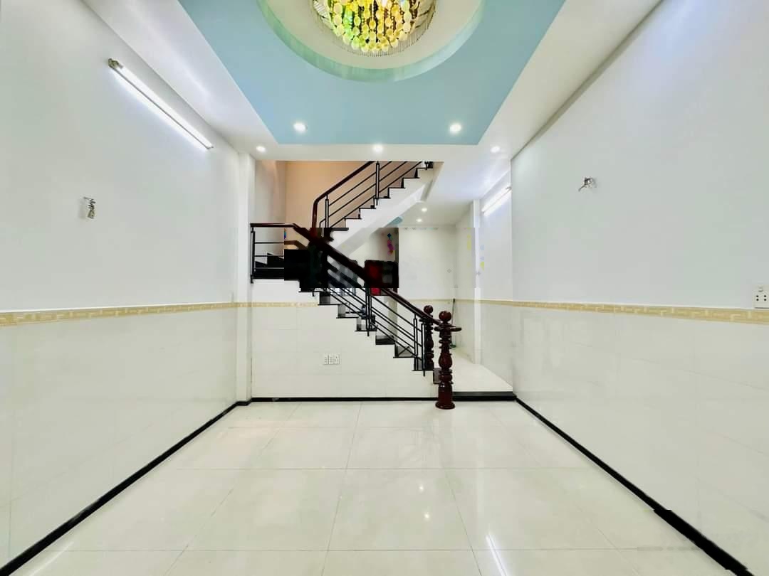 Do chủ nhà cần tiền gấp nên cần bán nhà ngay Phạm Văn Chiêu, 2 tỷ 9 còn thương lượng!