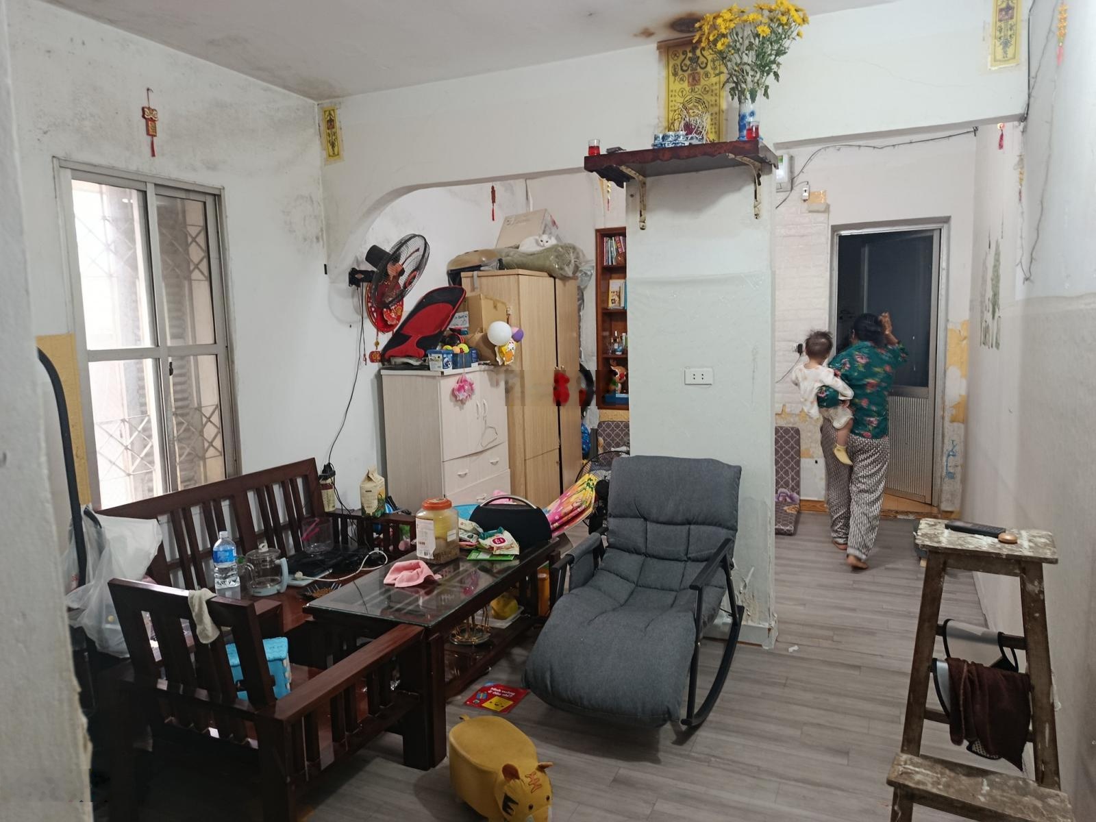 Bán căn hộ 2PN phố Lương Thế Vinh, Thanh Xuân, gần phố, ô tô đỗ cửa, sổ đỏ, DT 50m2, Giá 3,35 tỷ