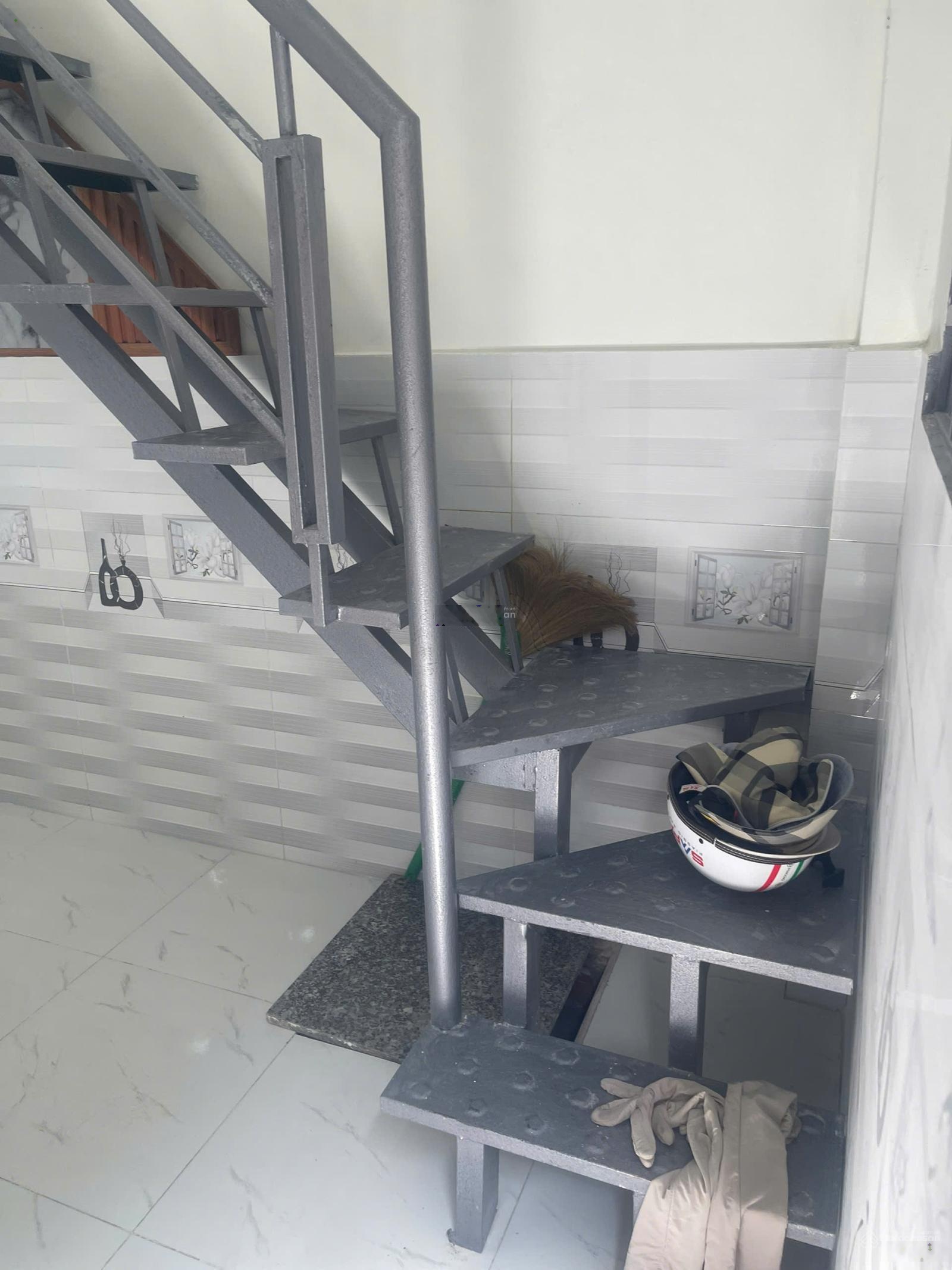 Nhà trong dãy trọ, bán nhanh giá 650tr, có gác suốt, full thổ cư