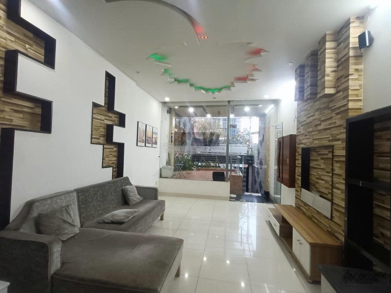 Nhà ngay linh đông làm văn phòng cty + ở gia đình kd online 5pn + 3wc hẻm xe tải có gara ô tô