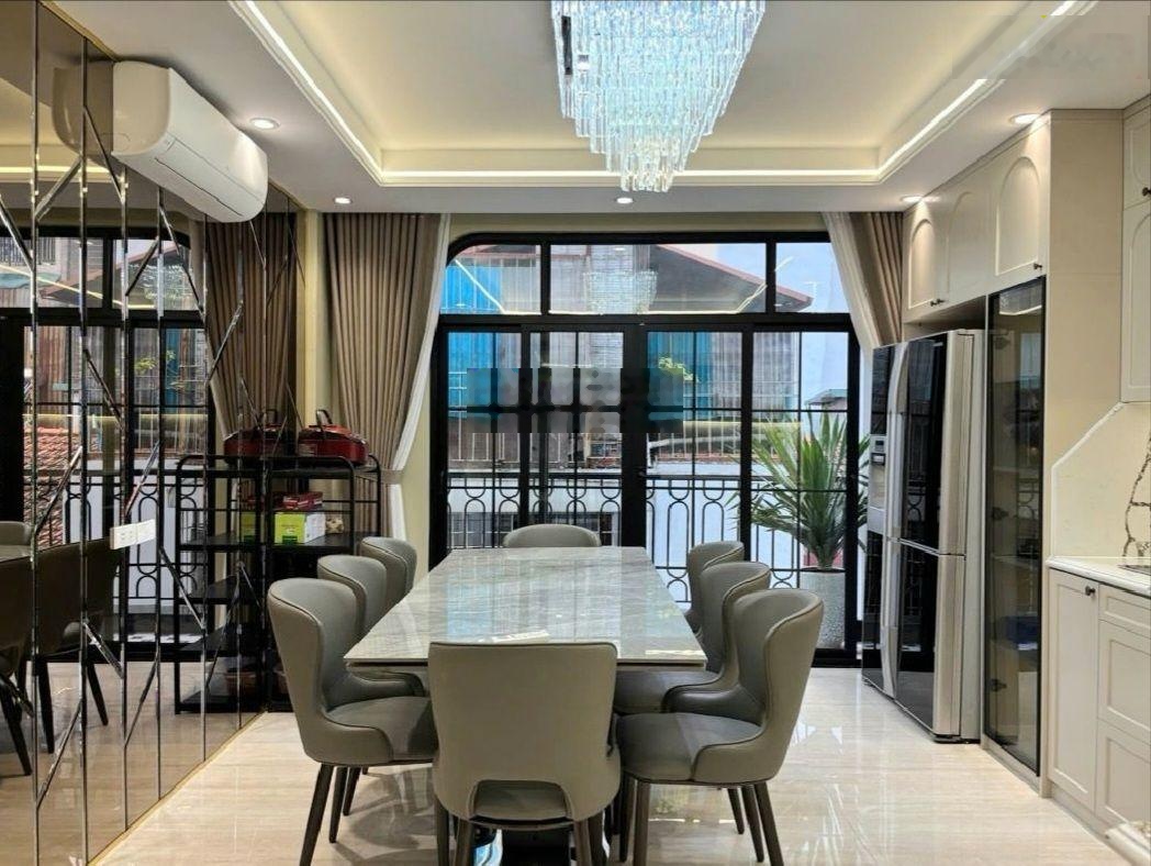 Tuyệt phẩm ngọc khánh 45m *4 ngủ master - full nội thất châu âu - thang máy - ô tô đỗ cửa