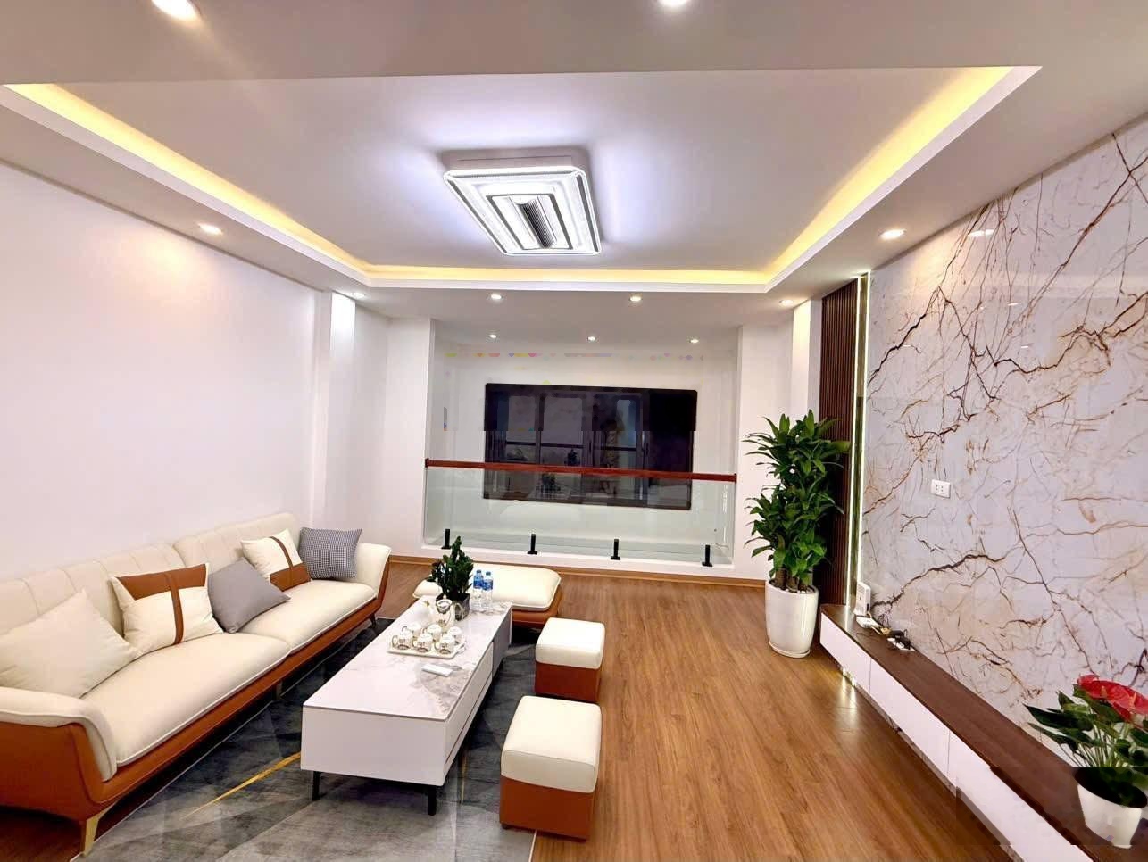 Khu hiếm Vĩnh Phúc, ngõ nông, ba gác qua nhà, lô góc, full NT, thang máy nhập khẩu, 46m2*6T