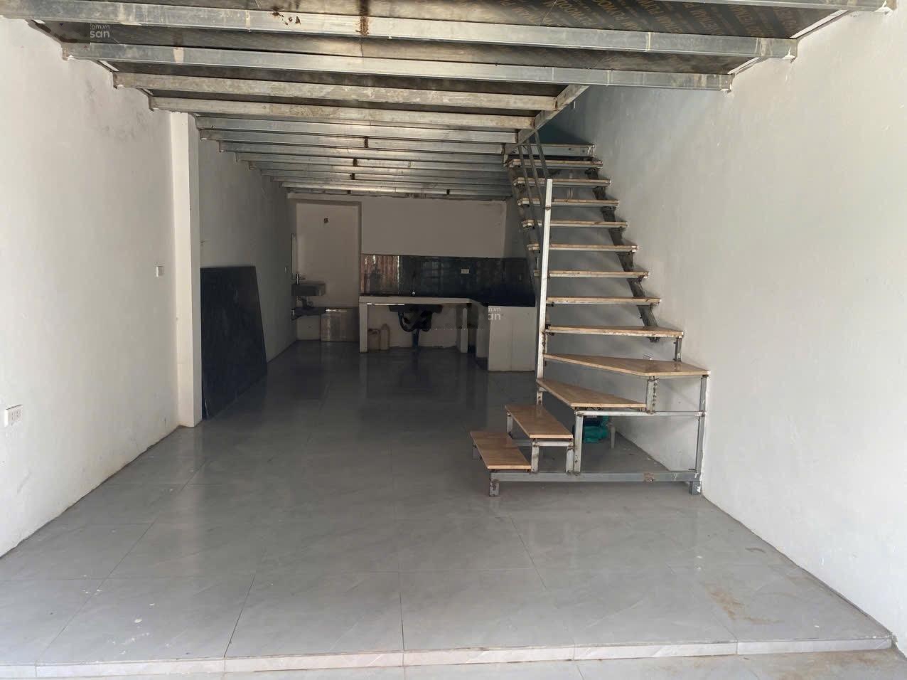 Chính chủ cần bán nhà cấp 4 Tả Thanh Oai, DT 45m2 ô tô tải vào, 1.99 tỷ, 0988796742