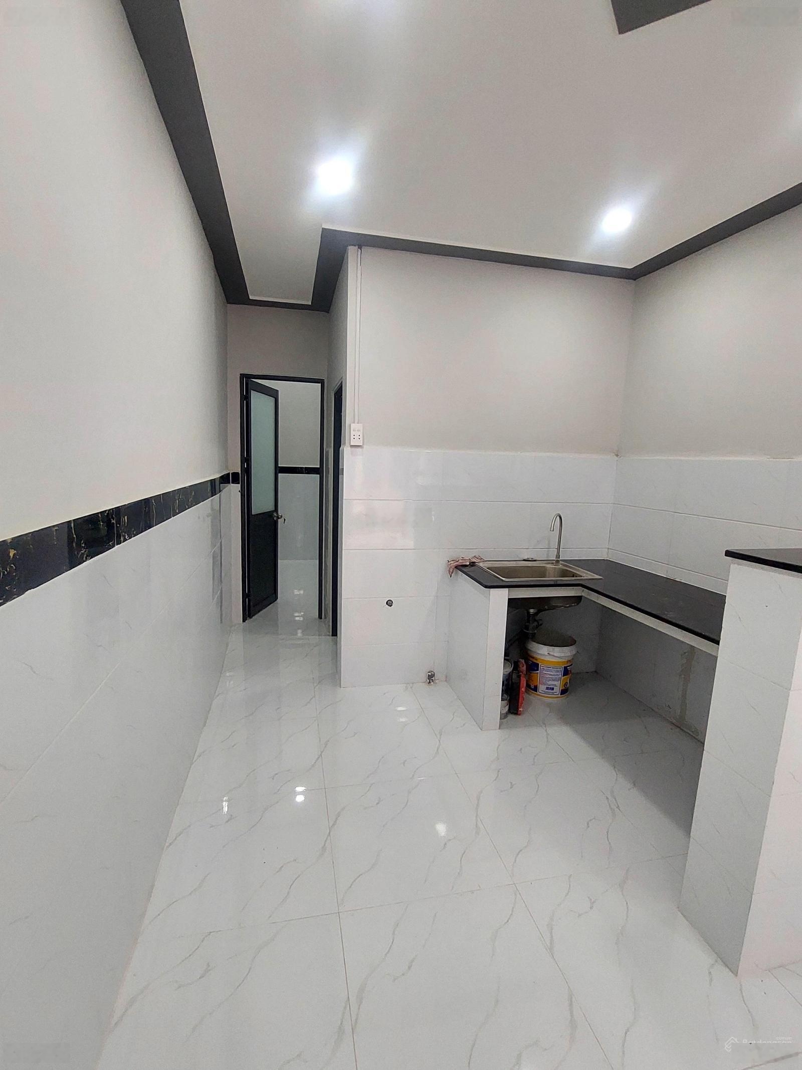 Nhà giáp với khu Sông Đà đường 48, Hiệp Bình Chánh