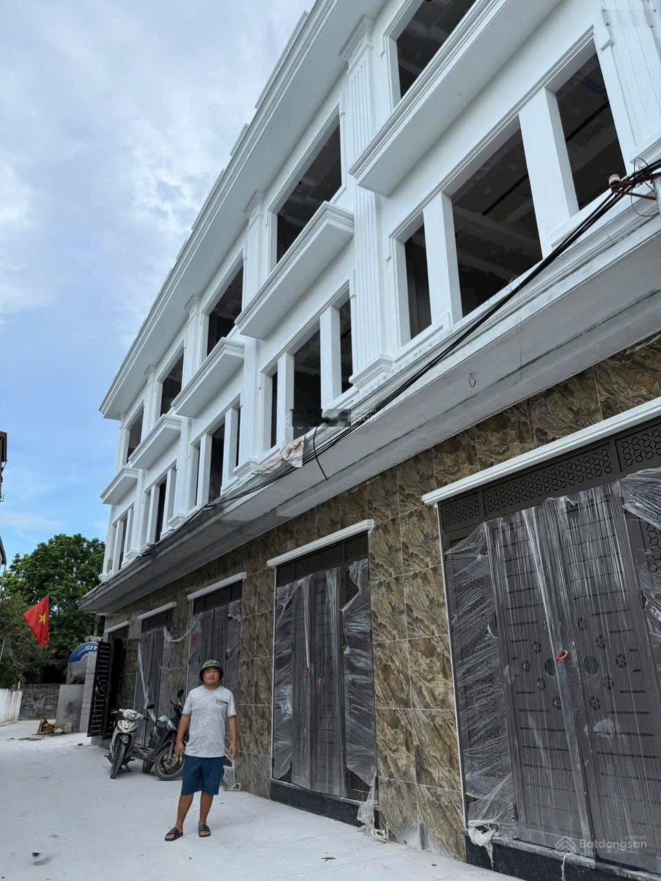 Nhà xây mới 3 tầng 1 tum 45m² Thanh Oai gần dự án Vin Thanh Oai ô tô đỗ cửa