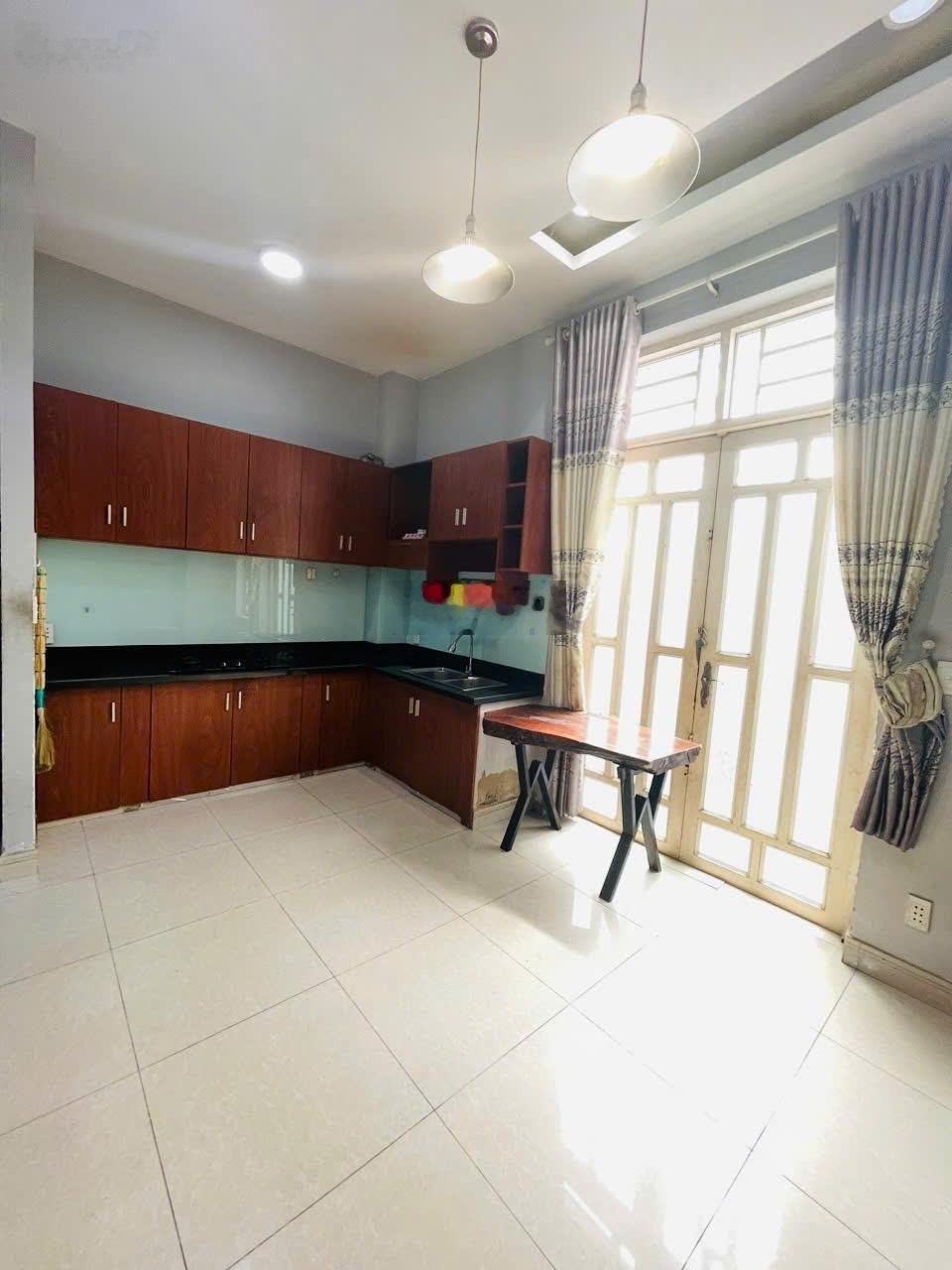 Chính chủ sang nhượng - nhà nguyên căn 1 trệt 2 lầu - hẻm xe tải hương lộ 2 - giá cực tốt