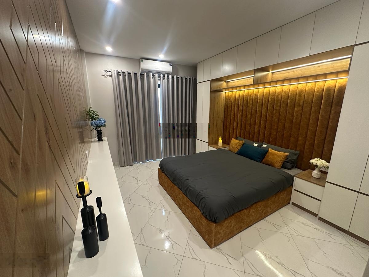 Hơn 8 tỷ thang máy! Kim mã, 15m ra ô tô, 38m2 x 6 tầng, MT 5,5m chỉ 8,8 tỷ.