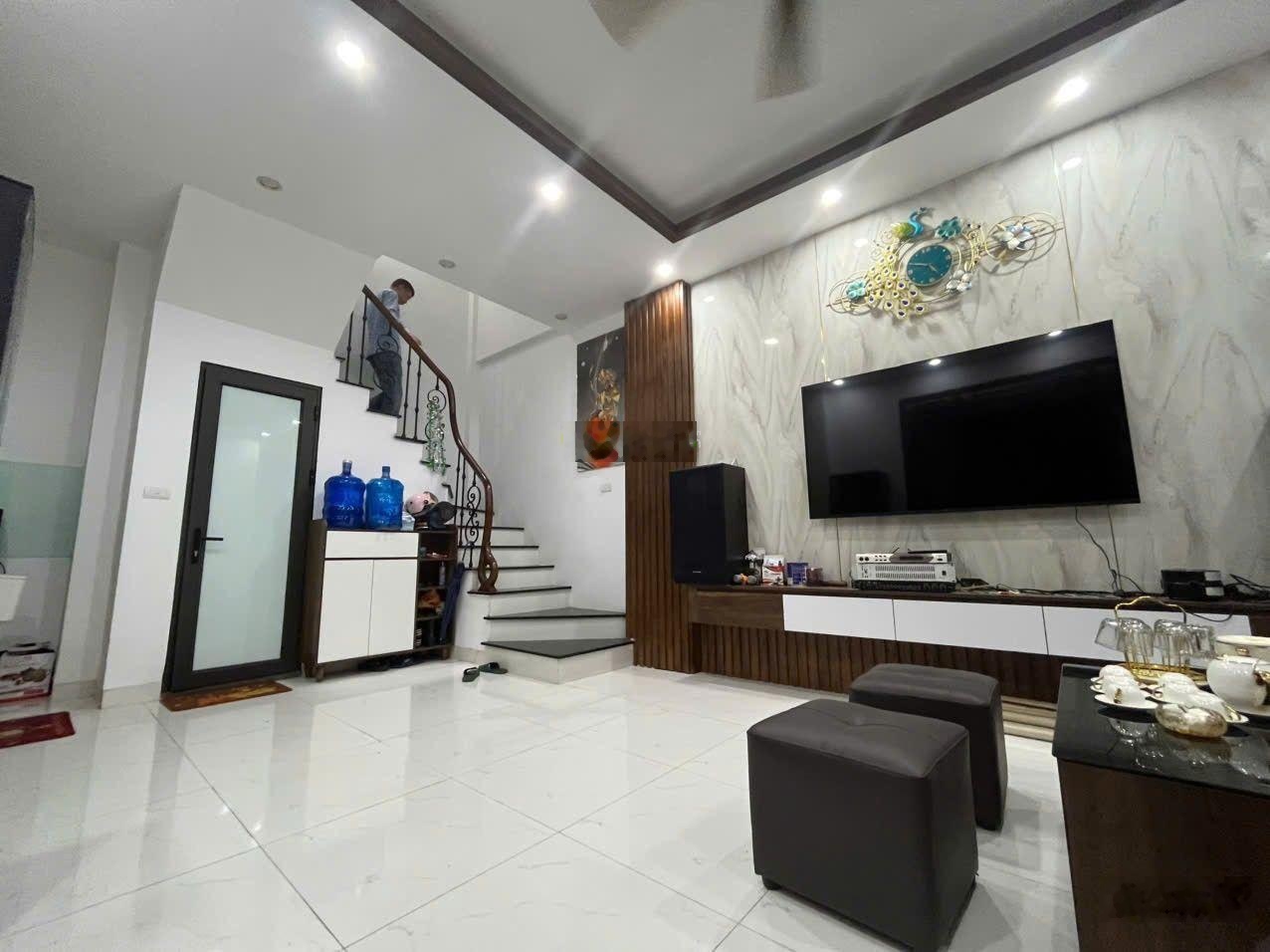 Chỉ loanh quanh 3 tỷ có ngay căn nhà 33m*4T full nội thất, trung tâm phường Chương Mỹ