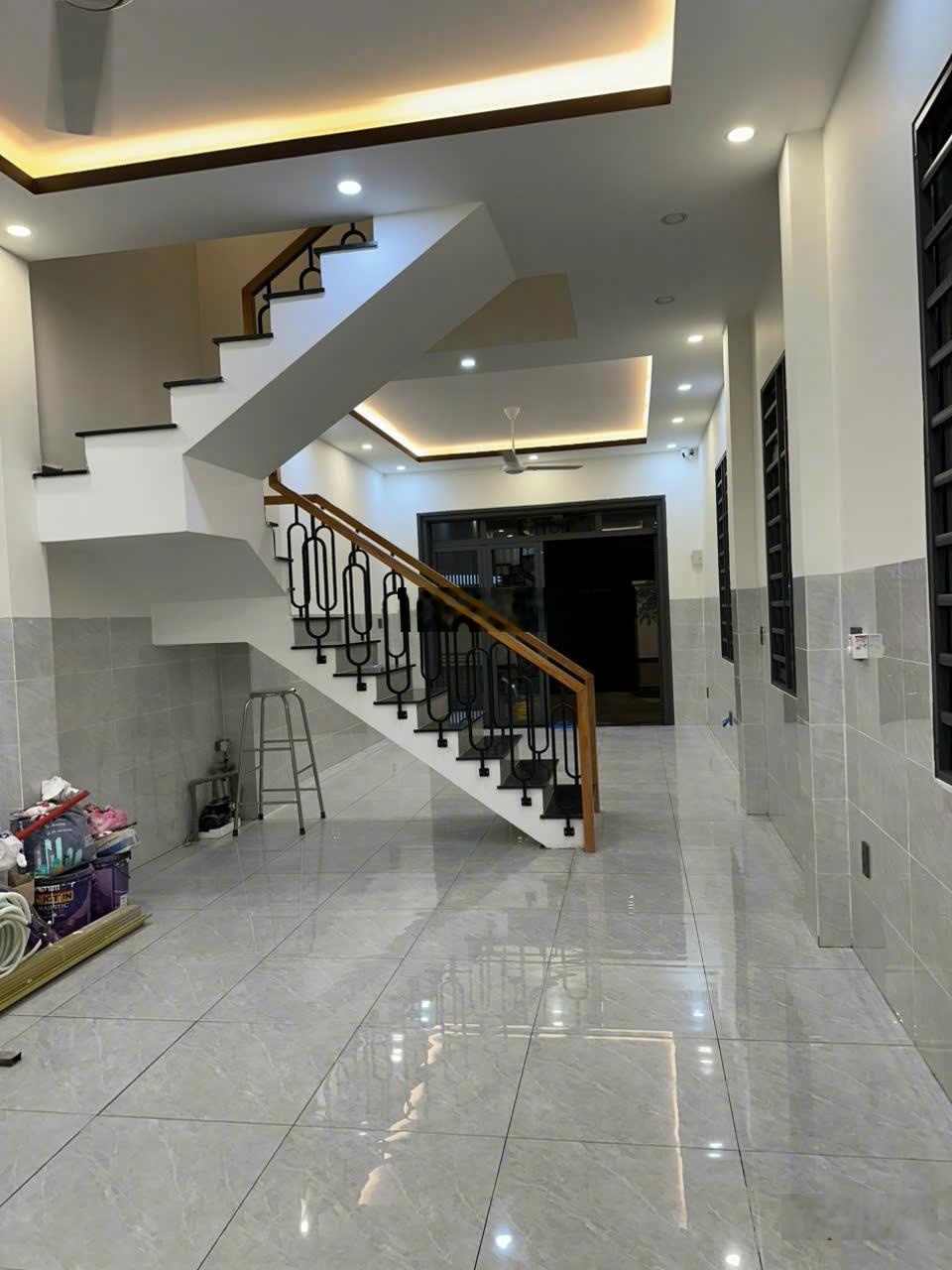 Căn góc mới xây siêu đẹp gần cc 4s linh đông 2 lầu 5 phòng ngủ 4 wc ở gia đình + vpcty+ kd online