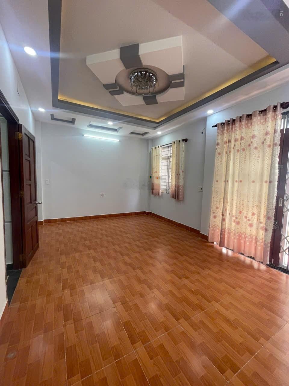 Cho thuê nhà HXH Đường Nguyễn Tư Giản gần ngã 3 Phan Huy Ích